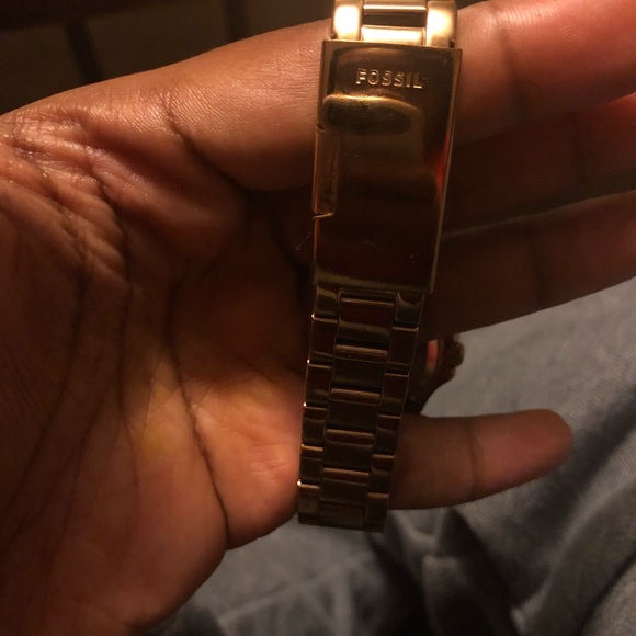 Gold plated women’s Fossil watch - Picture 6 of 6
